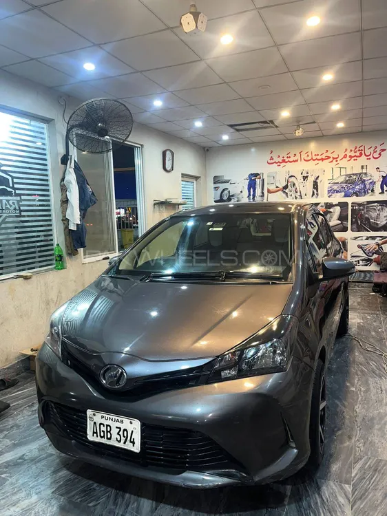 Toyota Vitz 2016 for Sale in Sialkot Image-1