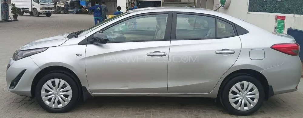 Toyota Yaris Sedan 2021 for Sale in Karachi Image-1