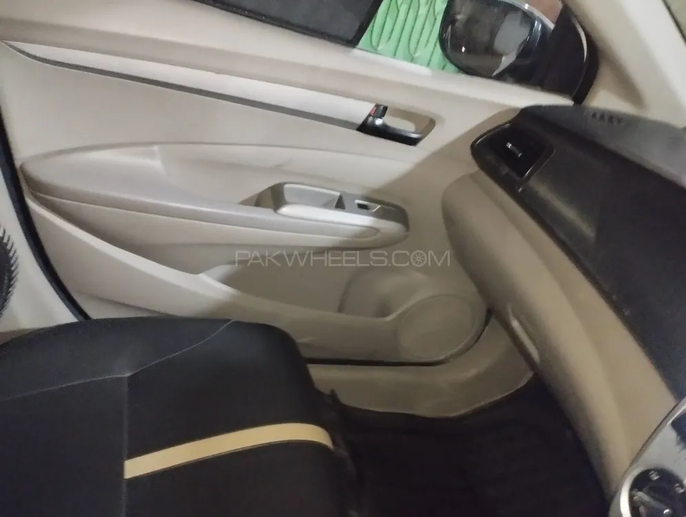 Honda City 2016 for Sale in Karachi Image-1