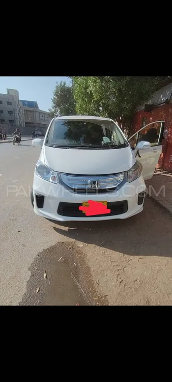 Honda Freed 2013 for Sale in Karachi Image-1