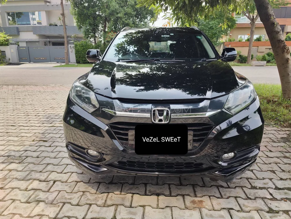 Honda Vezel 2015 for Sale in Lahore Image-1