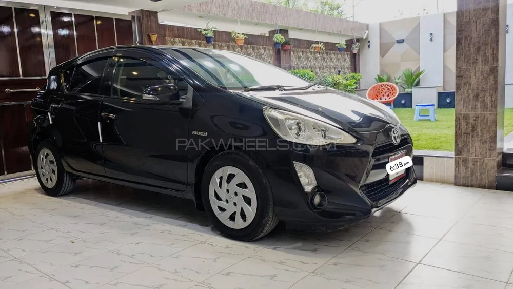 Toyota Aqua 2015 for Sale in Karachi Image-1