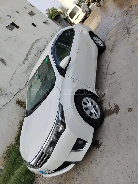 Toyota Corolla 2015 for Sale in Fateh Jang Image-1