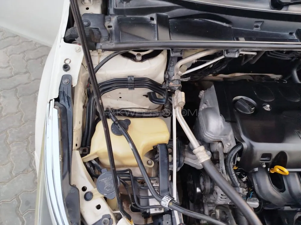 Toyota Corolla 2015 for Sale in Gojra Image-1