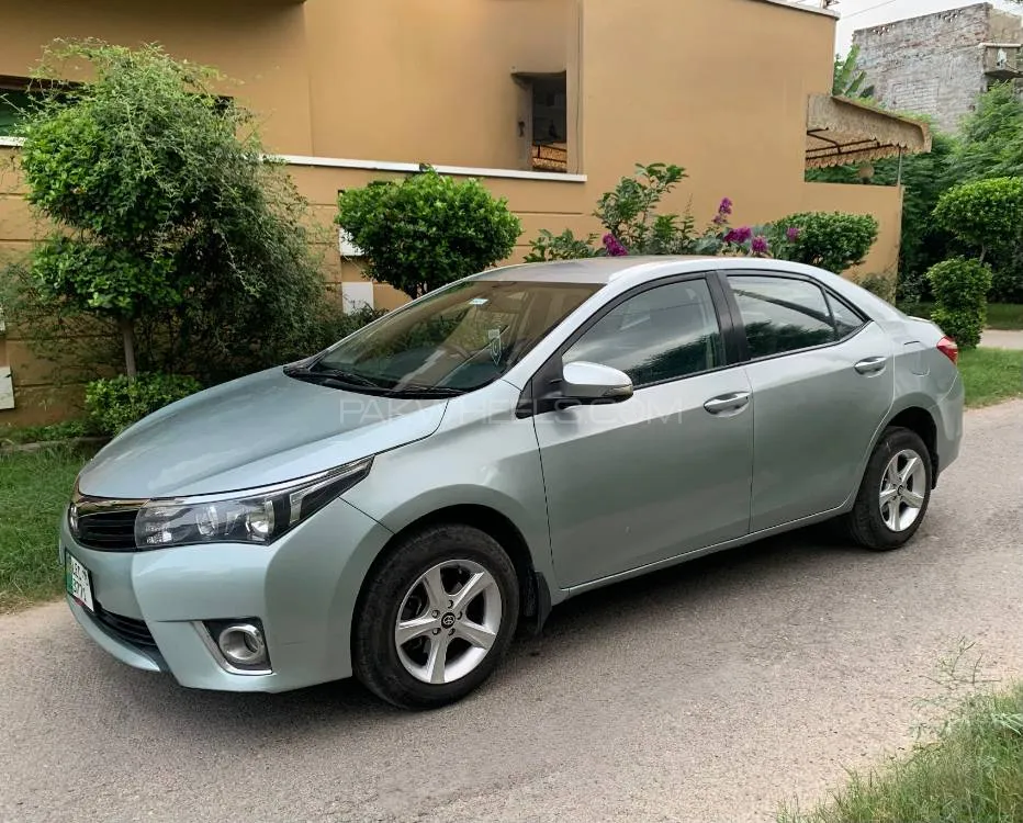 Toyota Corolla 2015 for Sale in Lahore Image-1