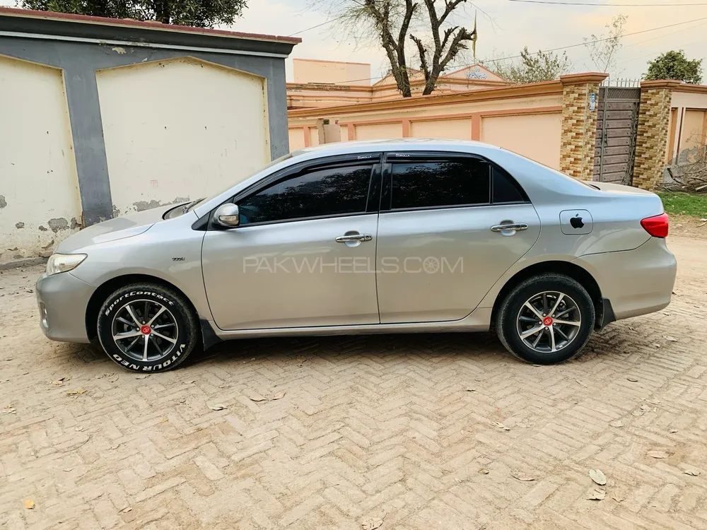 Toyota Corolla 2013 for Sale in Shorkot Image-1