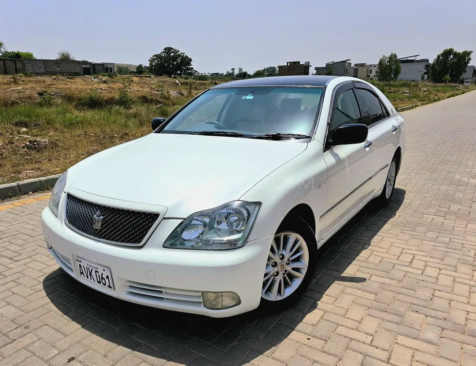 Toyota Crown 2004 for Sale in Hassan abdal Image-1