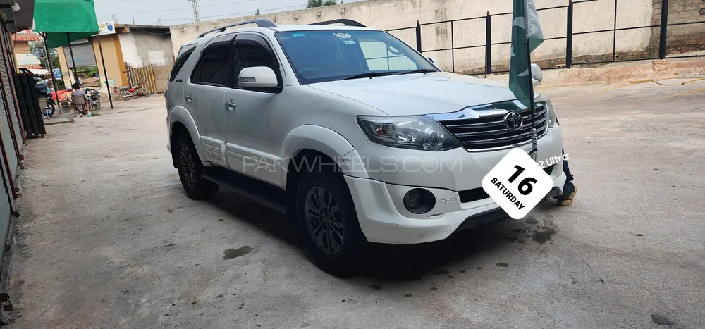 Toyota Fortuner 2015 for Sale in Islamabad Image-1