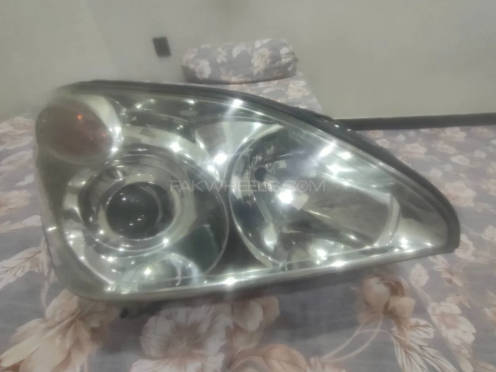 Toyota Harrier & Lexus Headlight (RHS) Image-1