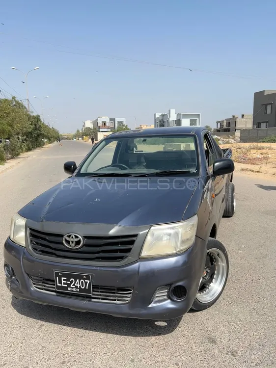 Toyota Hilux 2014 for Sale in Karachi Image-1