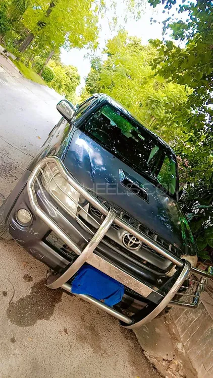 Toyota Hilux 2009 for Sale in Islamabad Image-1