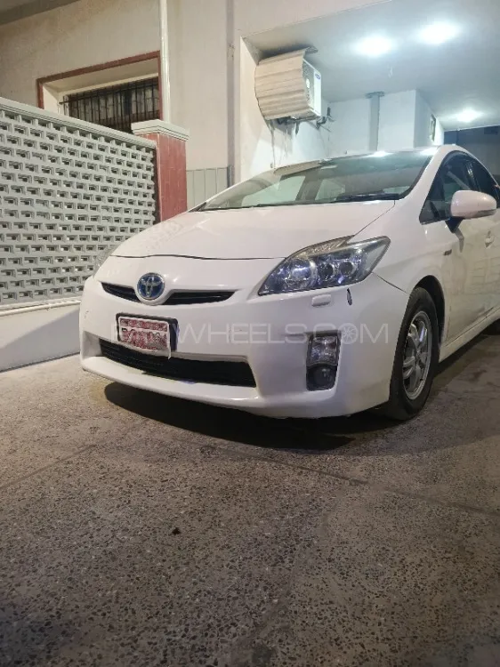 ٹویوٹا پریوس 2011 for Sale in کراچی Image-1