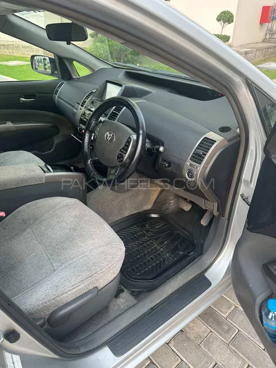 Toyota Prius 2007 for Sale in Lahore Image-1