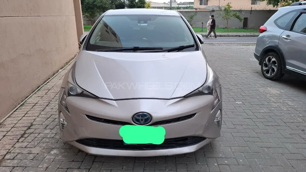 Toyota Prius 2016 for Sale in Lahore Image-1