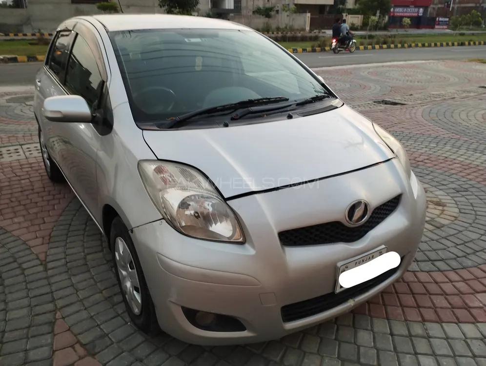 Toyota Vitz 2008 for Sale in Lahore Image-1