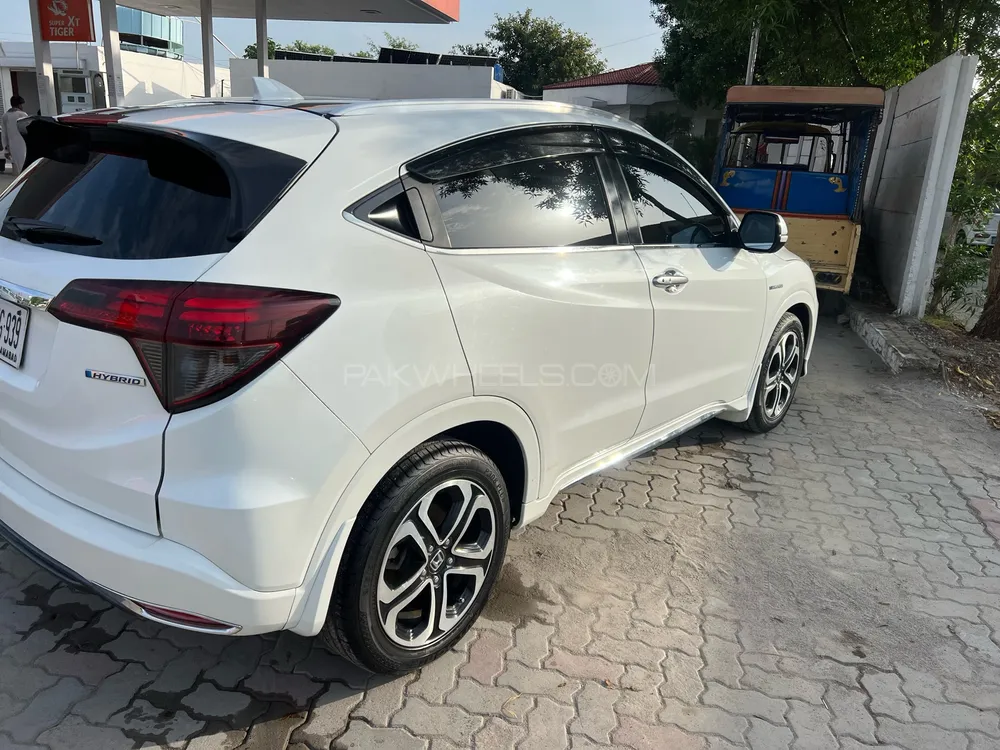Honda Vezel 2014 for Sale in Wah cantt Image-1