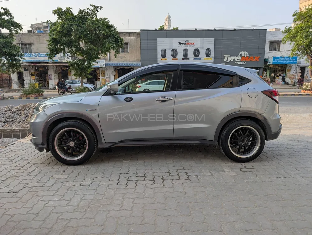 Honda Vezel 2014 for Sale in Lahore Image-1