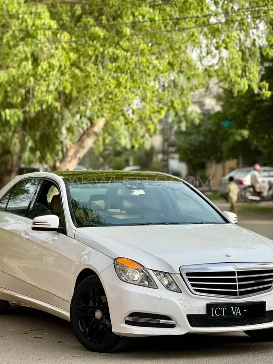 Mercedes Benz E Class 2013 for Sale in Lahore Image-1