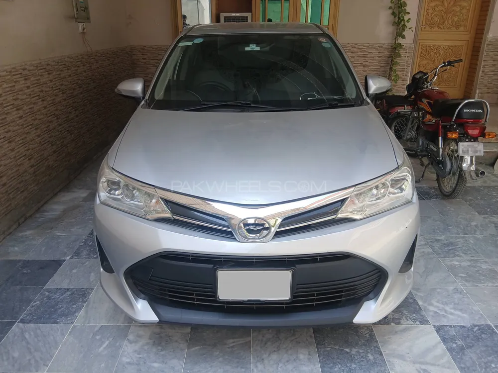 Toyota Corolla Axio 2017 for Sale in Peshawar Image-1