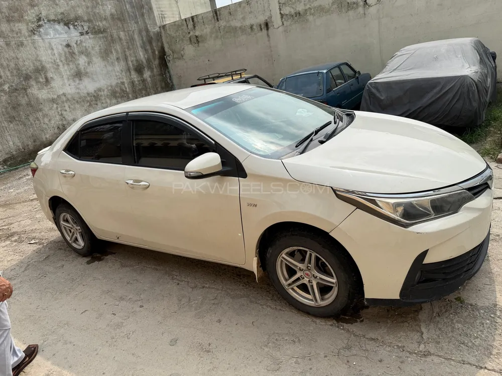 Toyota Corolla 2017 for Sale in Islamabad Image-1