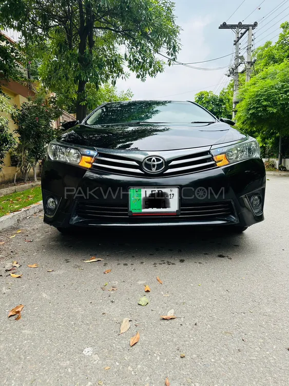Toyota Corolla 2017 for Sale in Faisalabad Image-1