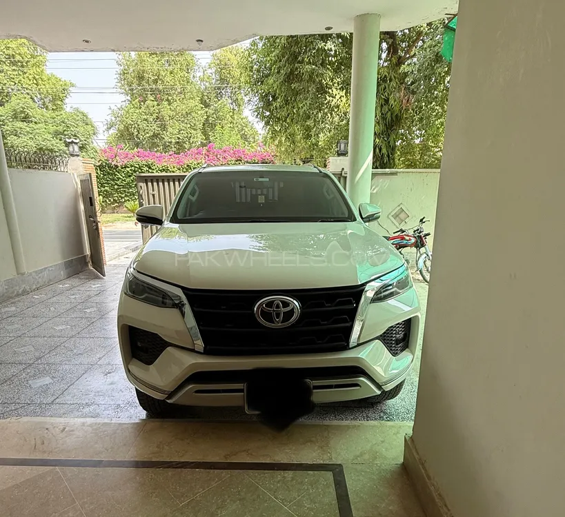 Toyota Fortuner 2023 for Sale in Bahawalpur Image-1