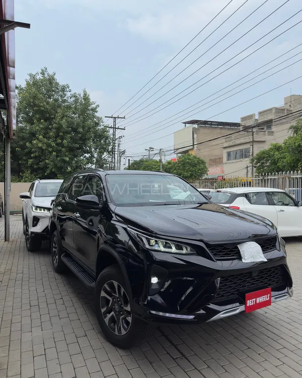 Toyota Fortuner 2025 for Sale in Lahore Image-1