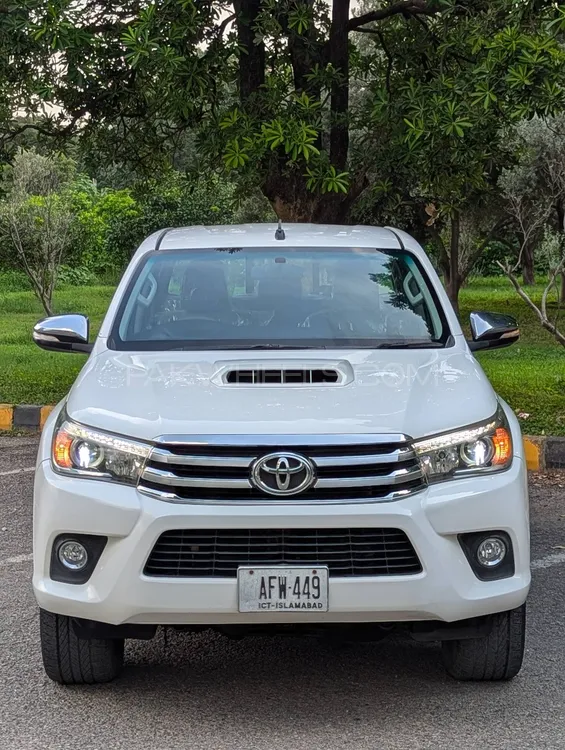 Toyota Hilux 2017 for Sale in Islamabad Image-1