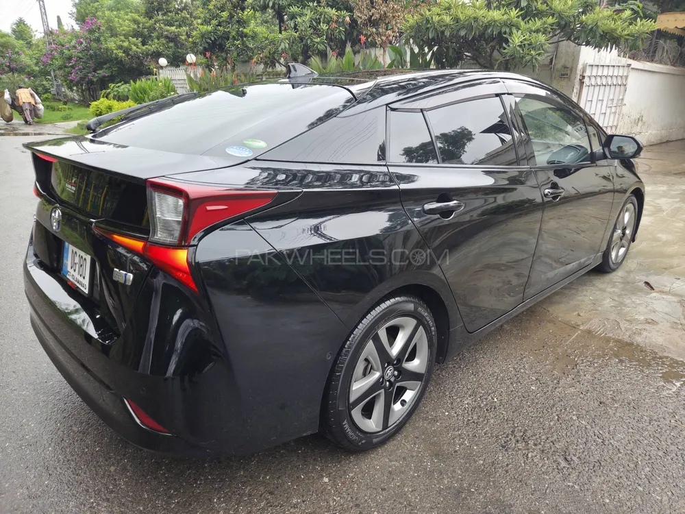 Toyota Prius 2020 for Sale in Islamabad Image-1