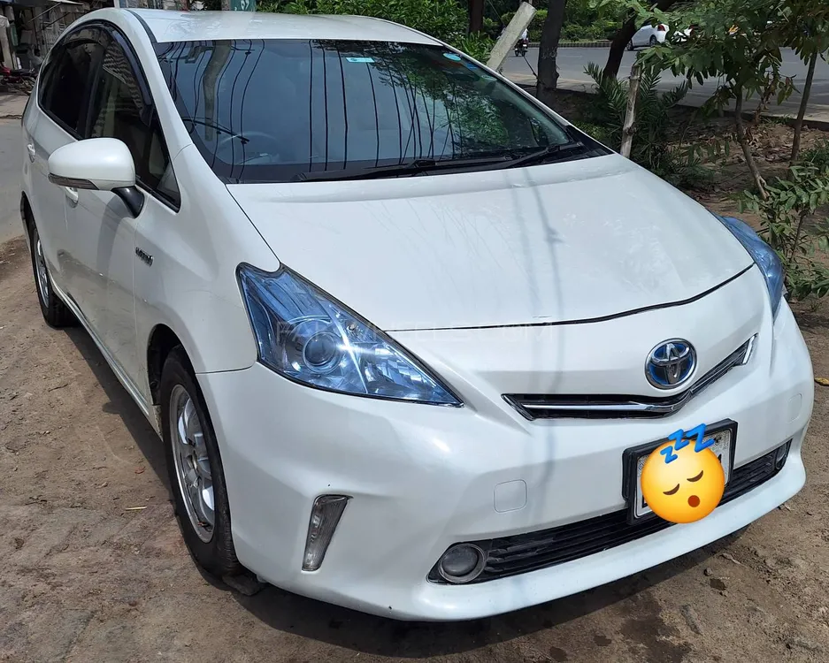 Toyota Prius Alpha 2014 for Sale in Lahore Image-1