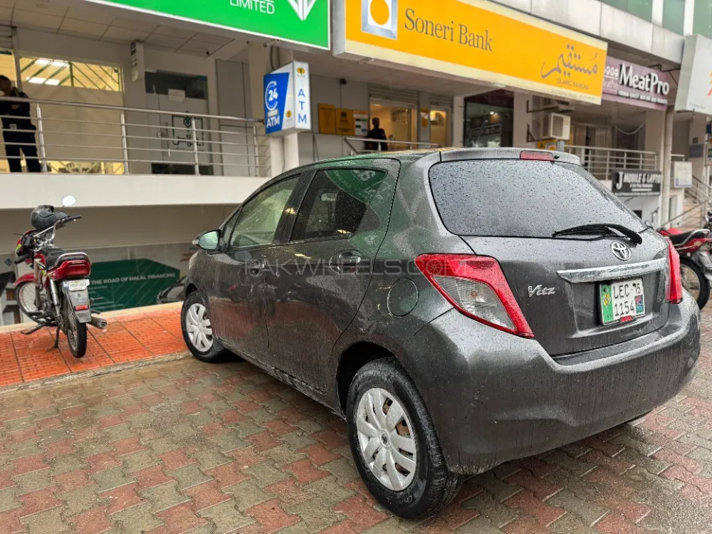 Toyota Vitz 2012 for Sale in Islamabad Image-1