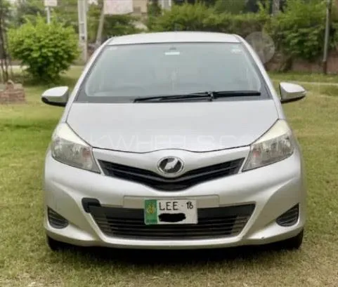 Toyota Vitz 2013 for Sale in Faisalabad Image-1