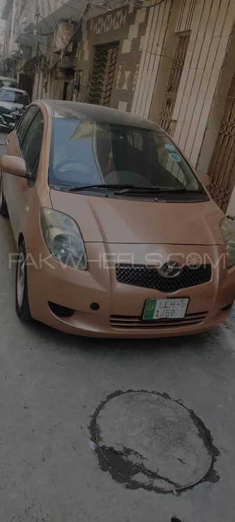 Toyota Vitz 2007 for Sale in Lahore Image-1