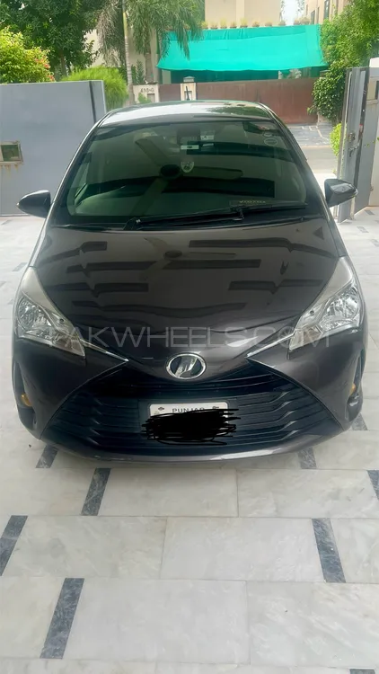 Toyota Vitz 2017 for Sale in Lahore Image-1