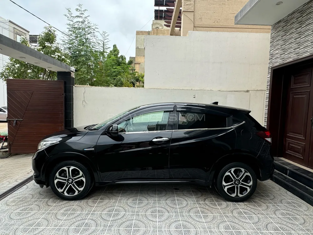 Honda Vezel 2014 for Sale in Karachi Image-1