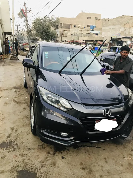 Honda Vezel 2015 for Sale in Karachi Image-1