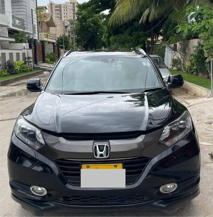 Honda Vezel 2015 for Sale in Karachi Image-1