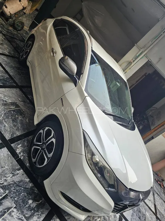 Honda Vezel 2015 for Sale in Mardan Image-1