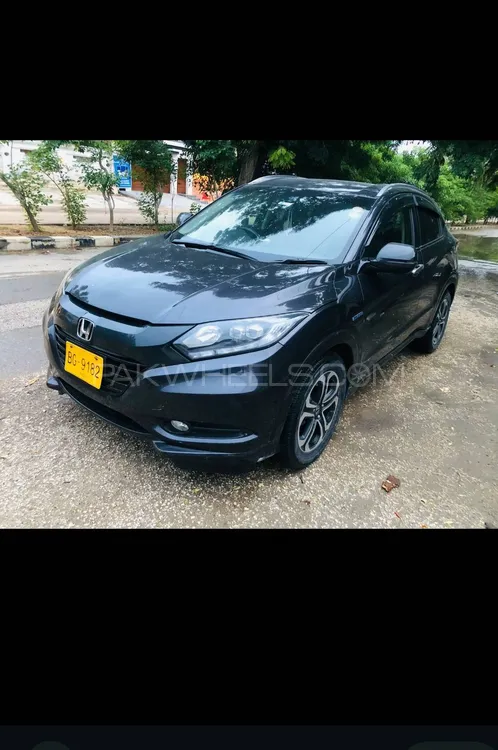 Honda Vezel 2014 for Sale in Karachi Image-1