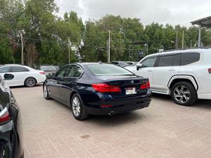 BMW 5 series edrive 
Model: 2018
Mileage: 22,600 Km
Reg: 2019 khi

Calling and Visiting Hours

Monday to Saturday

11:00 AM to 7:00 PM