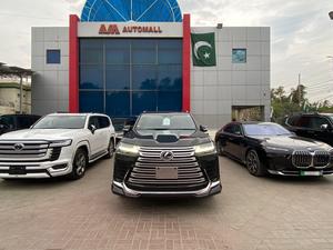 Lexus Lx 600 v6 twin turbo 
Model: 2022
Mileage: 7,700 km
Unregistered 
Fresh Import 2025 

Luxury variant:
*Finger print start button 
*Color heads up display
*Okudake (Wireless) charger 
*Back auto door 
*Rear view camera
*Under view camera 
*Rear entertainment 
*Mark levinson 3D sound system 
*Front & rear ventilated seats 
*Heating/Cooling seats
*Sunroof
*Radar
*7 seater

Calling and Visiting Hours

Monday to Saturday

11:00 AM to 7:00 PM