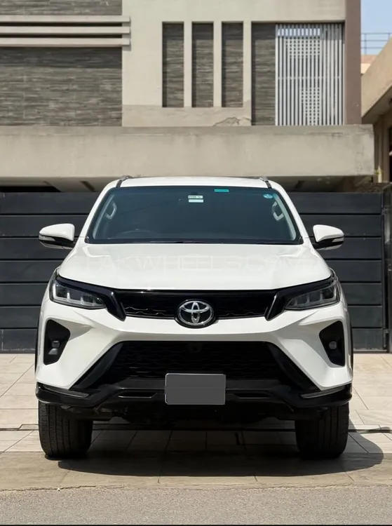 Toyota Fortuner 2018 for Sale in Lahore Image-1