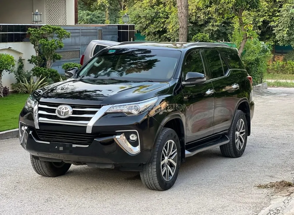 Toyota Fortuner 2019 for Sale in Islamabad Image-1