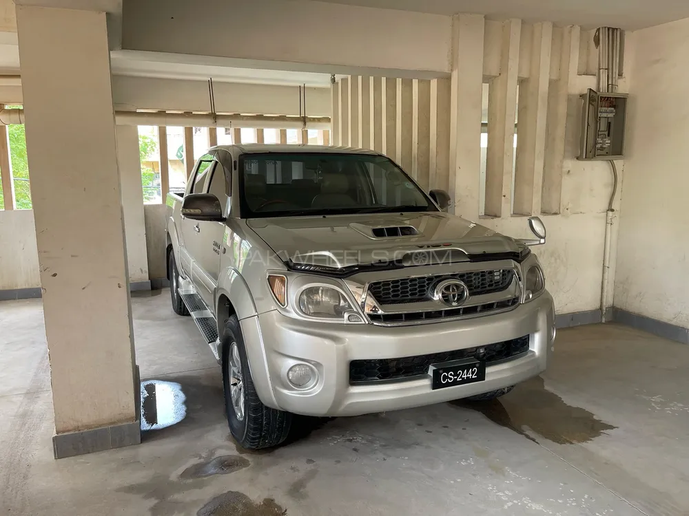 Toyota Hilux 2006 for Sale in Karachi Image-1