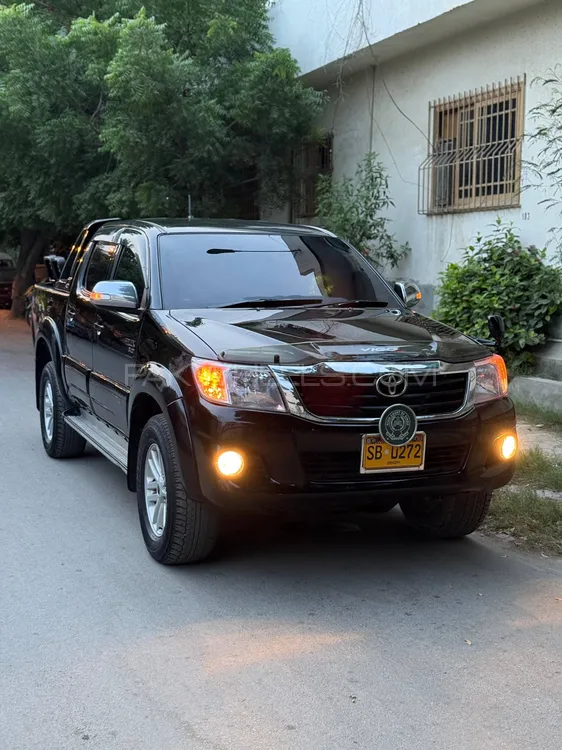 Toyota Hilux 2013 for Sale in Karachi Image-1