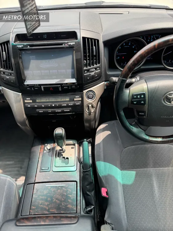 Toyota Land Cruiser 2012 for Sale in Lahore Toyota Land Cruiser 2012 for Sale in Lahore Image-6