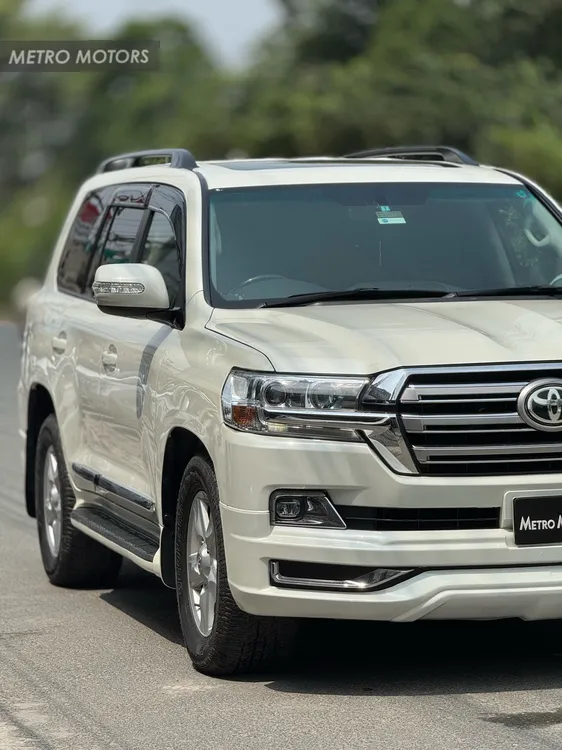 Toyota Land Cruiser 2012 for Sale in Lahore Toyota Land Cruiser 2012 for Sale in Lahore Image-3