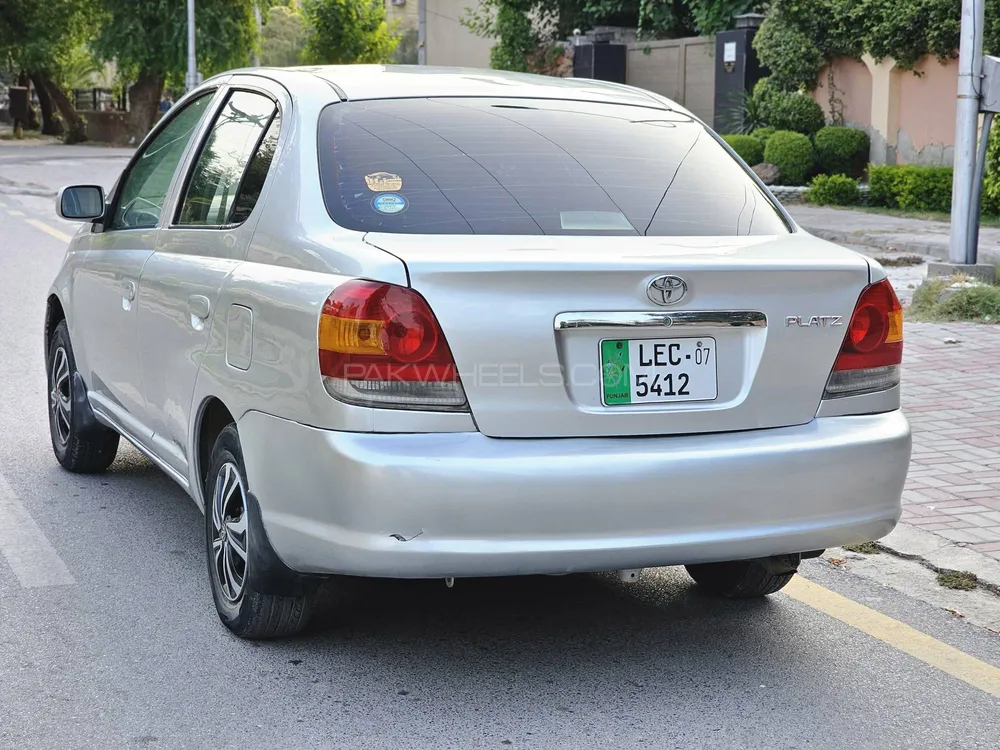 Toyota Platz 2004 for Sale in Peshawar Image-1