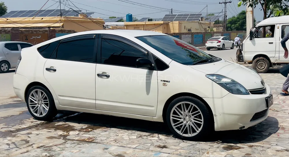 Toyota Prius 2007 for Sale in Kohat Image-1