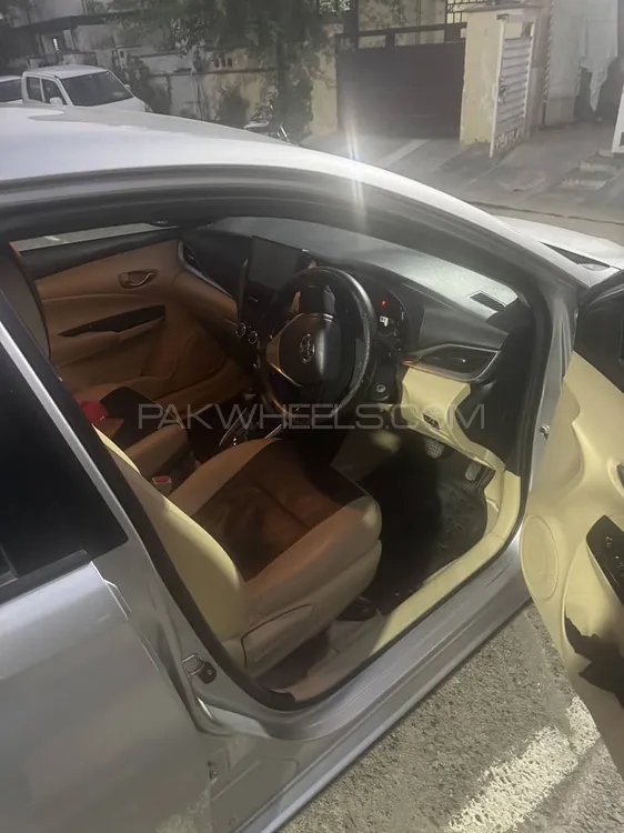 Toyota Yaris Sedan 2020 for Sale in Lahore Image-1
